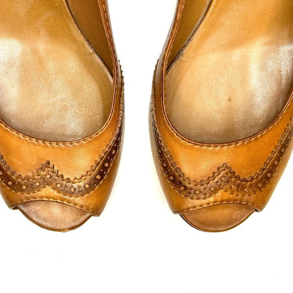 GUCCI Brogue Tan Leather Peep Toe Wedges | 41.5 - Picture 3 of 12